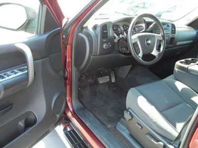 chevrolet silverado 1500 2009 dk  red pickup truck lt z71 crew 4wd flex fuel 8 cylinders 4 wheel drive automatic 55420