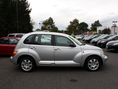 chrysler pt cruiser 2004 bright silver wagon gasoline 4 cylinders front wheel drive automatic 07702