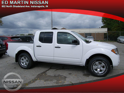 nissan frontier 2012 white gasoline 6 cylinders 4 wheel drive automatic 46219