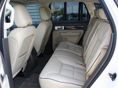 lincoln mkx 2010 white suv gasoline 6 cylinders all whee drive automatic with overdrive 07735