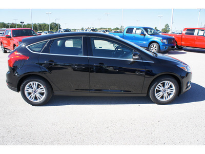 ford focus 2012 black hatchback sel gasoline 4 cylinders front wheel drive 6 speed automatic 77388