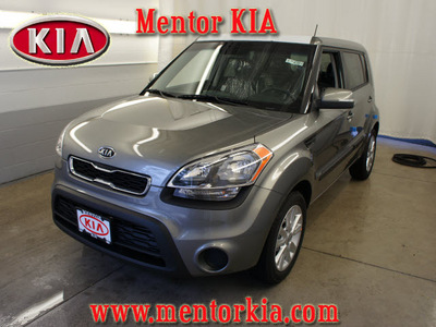 kia soul 2012 titanium hatchback soul 4 cylinders front wheel drive 6 speed manual 44060