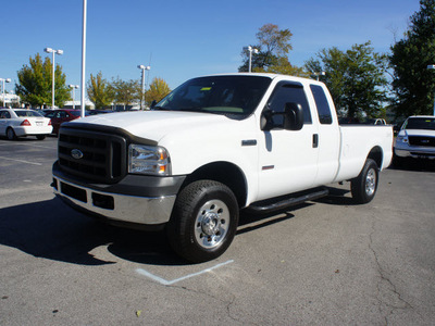 ford f 250 super duty 2005 white xl diesel 8 cylinders 4 wheel drive automatic with overdrive 46168