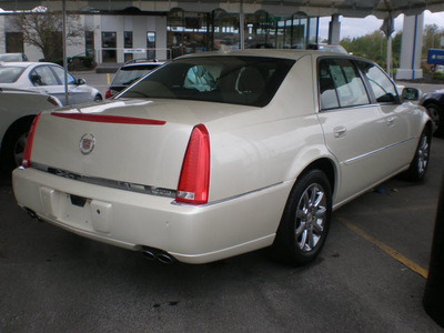 cadillac dts 2009 white sedan gasoline 8 cylinders front wheel drive automatic 13502