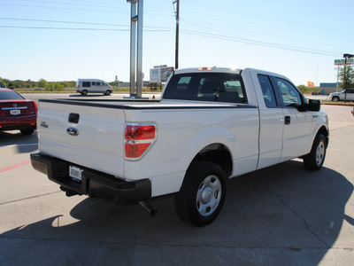 ford f 150 2009 white xl gasoline 8 cylinders 2 wheel drive automatic with overdrive 76087