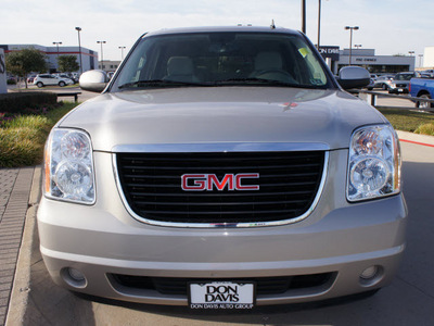 gmc yukon xl 2009 tan suv 8 cylinders 2 wheel drive automatic 76018