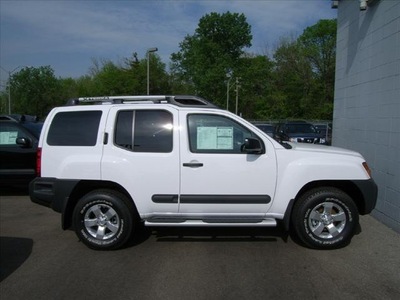 nissan xterra 2011 white suv s gasoline 6 cylinders 4 wheel drive automatic 46219