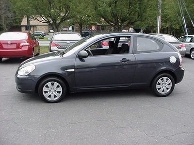 hyundai accent 2009 gray hatchback gs gasoline 4 cylinders front wheel drive automatic 06019
