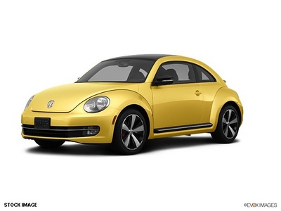 volkswagen beetle 2012 yellow hatchback 2 5 pzev gasoline 5 cylinders front wheel drive 6 speed automatic 56001