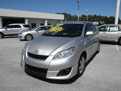 toyota matrix 2010 silver hatchback gasoline 4 cylinders front wheel drive automatic with overdrive 32783