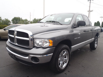 dodge ram 1500 2005 gray slt 8 cylinders 4 wheel drive automatic 44410