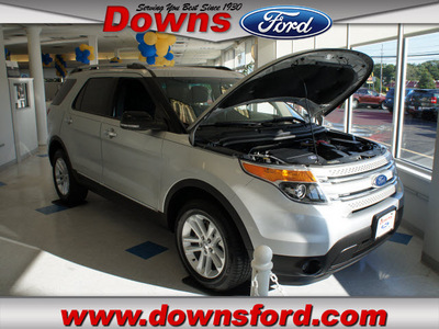 ford explorer 2011 silver suv xlt gasoline 6 cylinders 4 wheel drive automatic with overdrive 08753