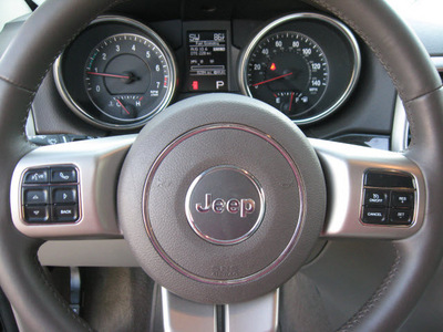 jeep grand cherokee 2011 blackberry suv laredo x gasoline 6 cylinders 4 wheel drive automatic 45840