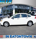 ford focus 2009 white sedan se gasoline 4 cylinders front wheel drive automatic with overdrive 07724