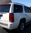 cadillac escalade 2008 white diamond suv gasoline 8 cylinders all whee drive automatic 07701