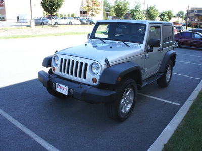 jeep wrangler 2009 silver suv auto,4x4,a c,removeable top gasoline 6 cylinders 4 wheel drive 07012