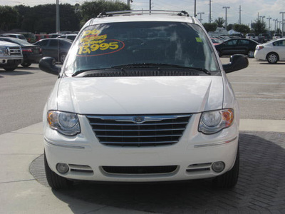chrysler town country 2006 white van limited gasoline 6 cylinders front wheel drive automatic 33884