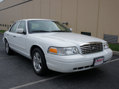 ford crown victoria 2011 white sedan lx,lthr flex fuel 8 cylinders rear wheel drive automatic 07012