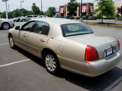 lincoln town car 2010 beige sedan signature ltd flex fuel 8 cylinders rear wheel drive automatic with overdrive 07012