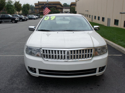 lincoln mkz 2009 white sedan awd,moon,chrome gasoline 6 cylinders all whee drive automatic 07012