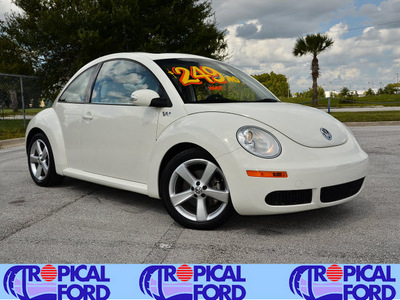 volkswagen beetle 2008 white hatchback triple white gasoline 5 cylinders front wheel drive automatic 32837