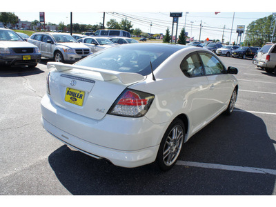 scion tc 2007 white hatchback release series 3 0 gasoline 4 cylinders front wheel drive 5 speed manual 07724