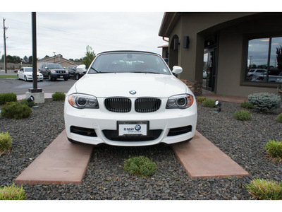 bmw 1 series 2012 white 135i gasoline 6 cylinders rear wheel drive automatic 99352