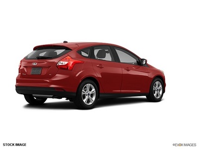 ford focus 2012 red hatchback se gasoline 4 cylinders front wheel drive 6 speed automatic 77388