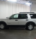 ford explorer 2006 gray suv xlt gasoline 6 cylinders 4 wheel drive automatic with overdrive 76108