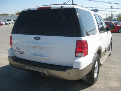 ford expedition 2004 white suv eddie bauer gasoline 8 cylinders 4 wheel drive automatic with overdrive 62863