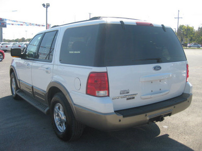 ford expedition 2004 white suv eddie bauer gasoline 8 cylinders 4 wheel drive automatic with overdrive 62863