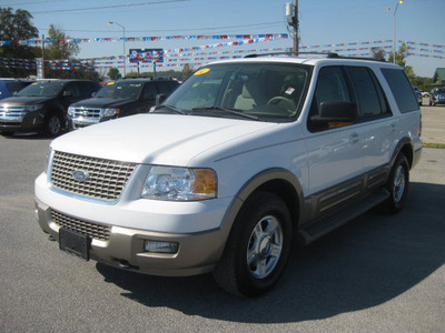 ford expedition 2004 white suv eddie bauer gasoline 8 cylinders 4 wheel drive automatic with overdrive 62863