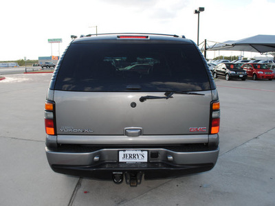 gmc yukon xl 2006 gray suv denali gasoline v8 all whee drive automatic 76087