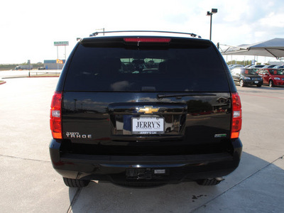 chevrolet tahoe 2011 black suv flex fuel 8 cylinders 4 wheel drive automatic 76087