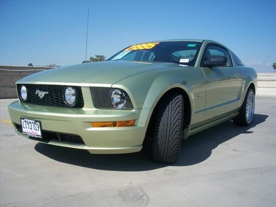 ford mustang 2005 legend lime coupe gt deluxe gasoline 8 cylinders rear wheel drive automatic 90241
