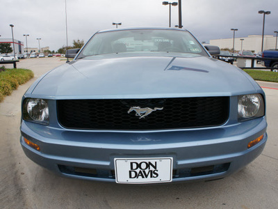 ford mustang 2005 lt  blue coupe v6 deluxe gasoline 6 cylinders rear wheel drive automatic with overdrive 76018