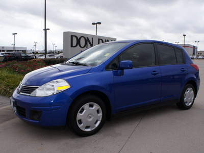 nissan versa 2009 blue hatchback gasoline 4 cylinders front wheel drive automatic with overdrive 76018