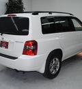 toyota highlander 2005 white suv gasoline 6 cylinders front wheel drive automatic 91731
