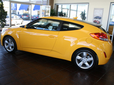 hyundai veloster 2012 yellow coupe m t gasoline 4 cylinders front wheel drive 6 speed manual 94010