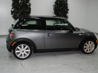 mini cooper 2008 gray hatchback s gasoline 4 cylinders front wheel drive 6 speed manual 91731