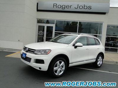 volkswagen touareg 2012 white suv tdi lux diesel 6 cylinders all whee drive automatic 98226