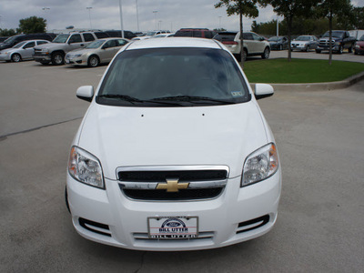 chevrolet aveo 2010 white sedan lt gasoline 4 cylinders front wheel drive automatic 76205