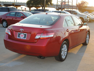 toyota camry 2011 red sedan le gasoline 4 cylinders front wheel drive shiftable automatic 75228