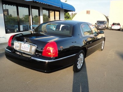 lincoln town car 2010 black sedan signature limited flex fuel 8 cylinders rear wheel drive automatic 90004