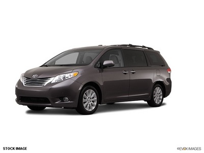 toyota sienna 2012 dk  green van le 8 passenger gasoline 6 cylinders front wheel drive automatic 55448