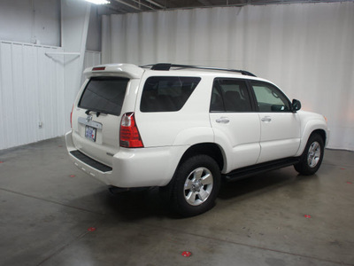 toyota 4runner 2006 white suv sr5 gasoline 6 cylinders rear wheel drive automatic 76108