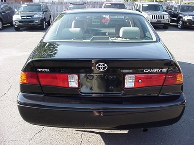 toyota camry 2000 black sedan le gasoline 4 cylinders front wheel drive automatic 06019