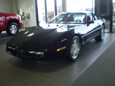 chevrolet corvette 1989 black hatchback gasoline v8 rear wheel drive automatic with overdrive 13057