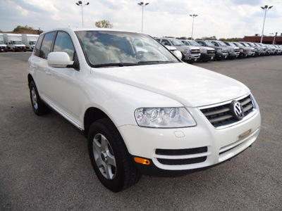 volkswagen touareg 2006 white suv v6 gasoline 6 cylinders all whee drive automatic 60007