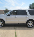 lincoln navigator 2005 gray suv gasoline 8 cylinders rear wheel drive automatic 77037